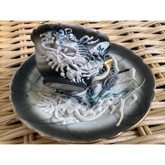 Vintage 40's Japan Dragonware Miniature Teacup and Saucer - Picture 11 of 11
